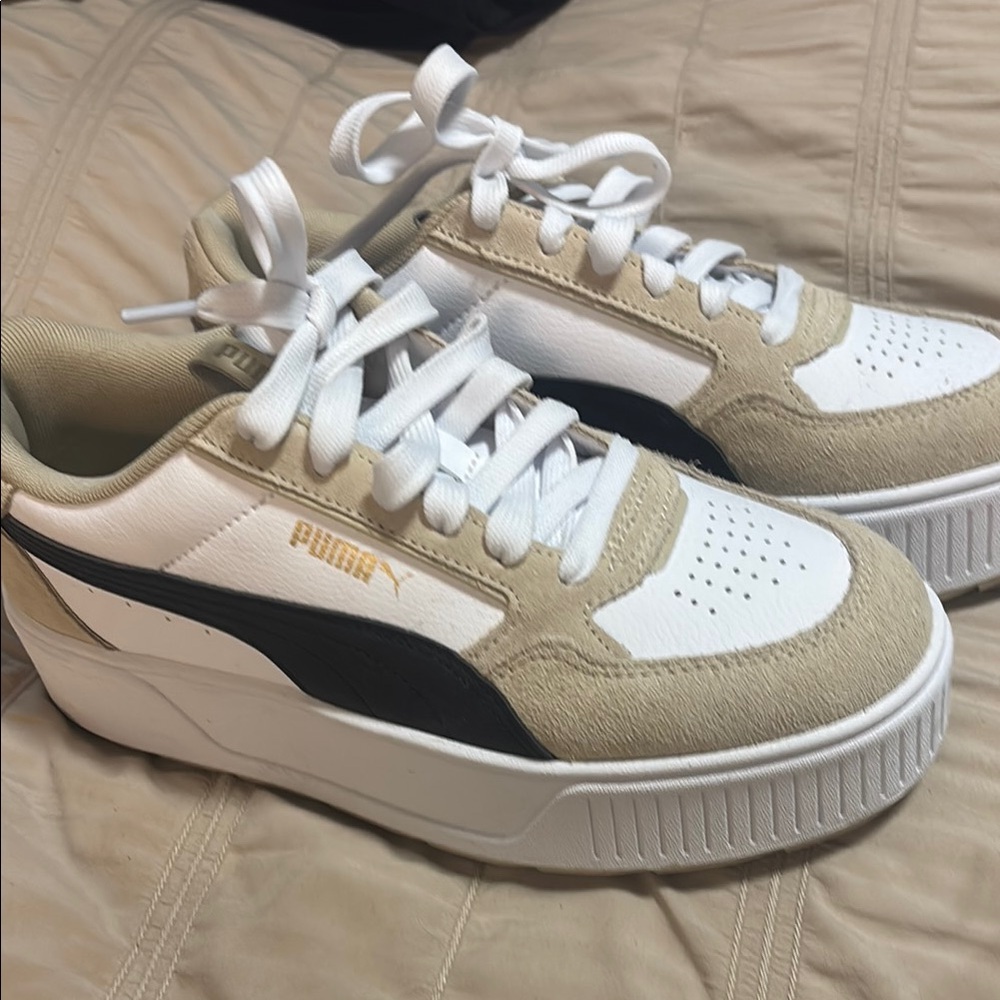 Puma White and Beige Sneakers with Black Detail